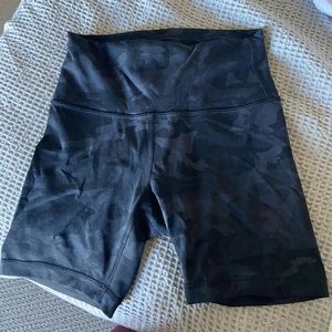 Lululemon Wunder train shorts